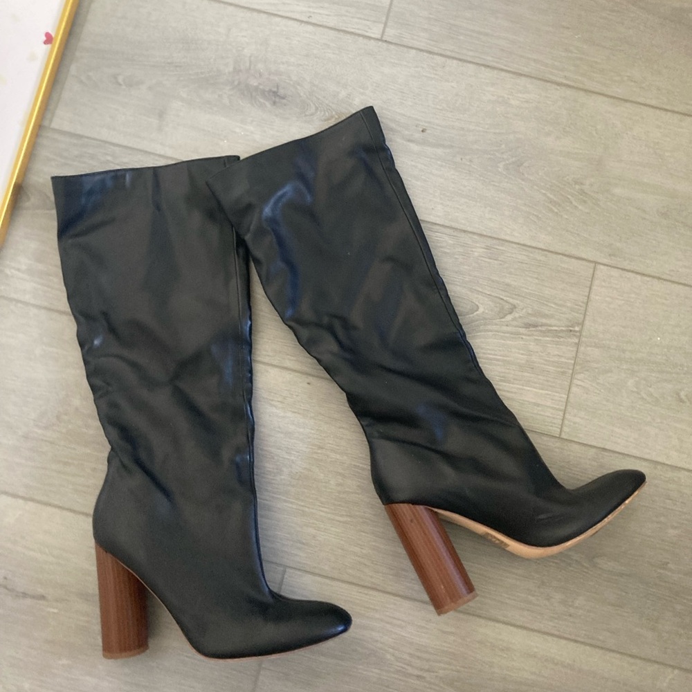 BRAND NEW black heeled boots reformation